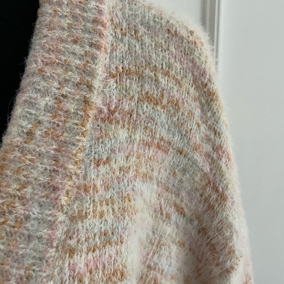 Sincerely Jules Fuzzy Pink Cropped Cardigan size Medium - Picture 3 of 6